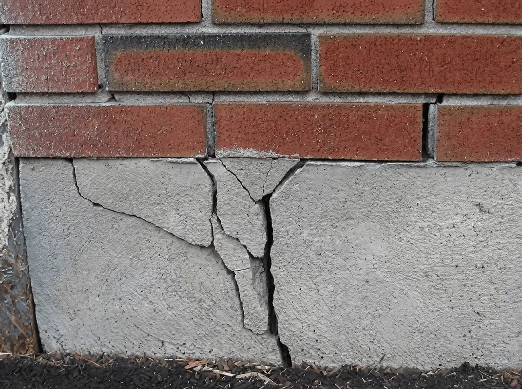 Concrete foundation with serious structural damage in Sioux Falls, SD